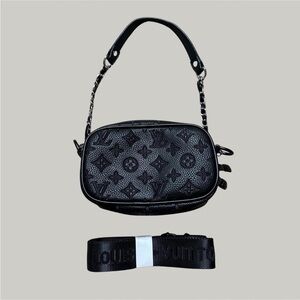 NWOT Louis Vuitton Alpha Wearable Wallet/Purse